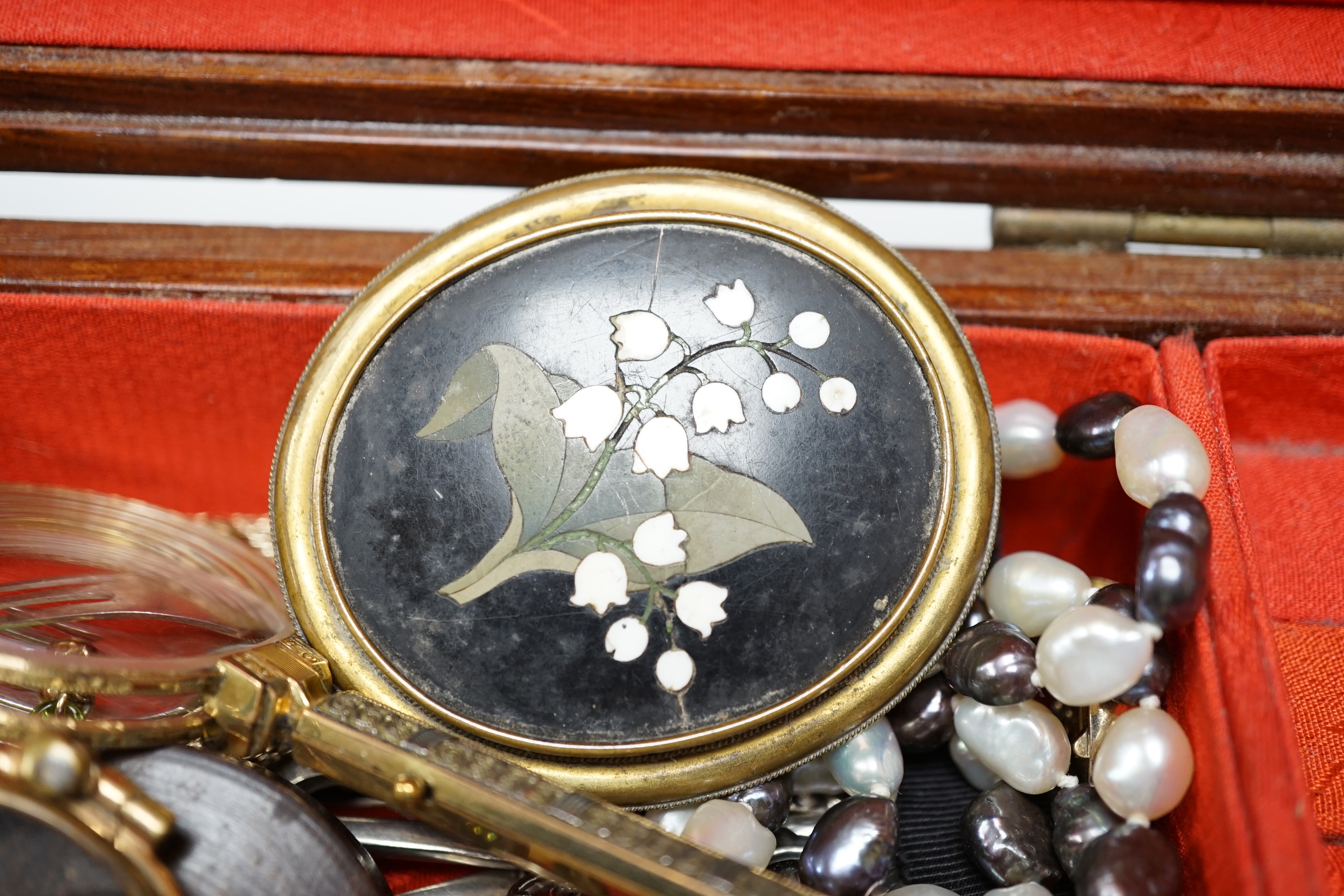 A small quantity of assorted costume jewellery etc. including two pairs of lorgnettes.